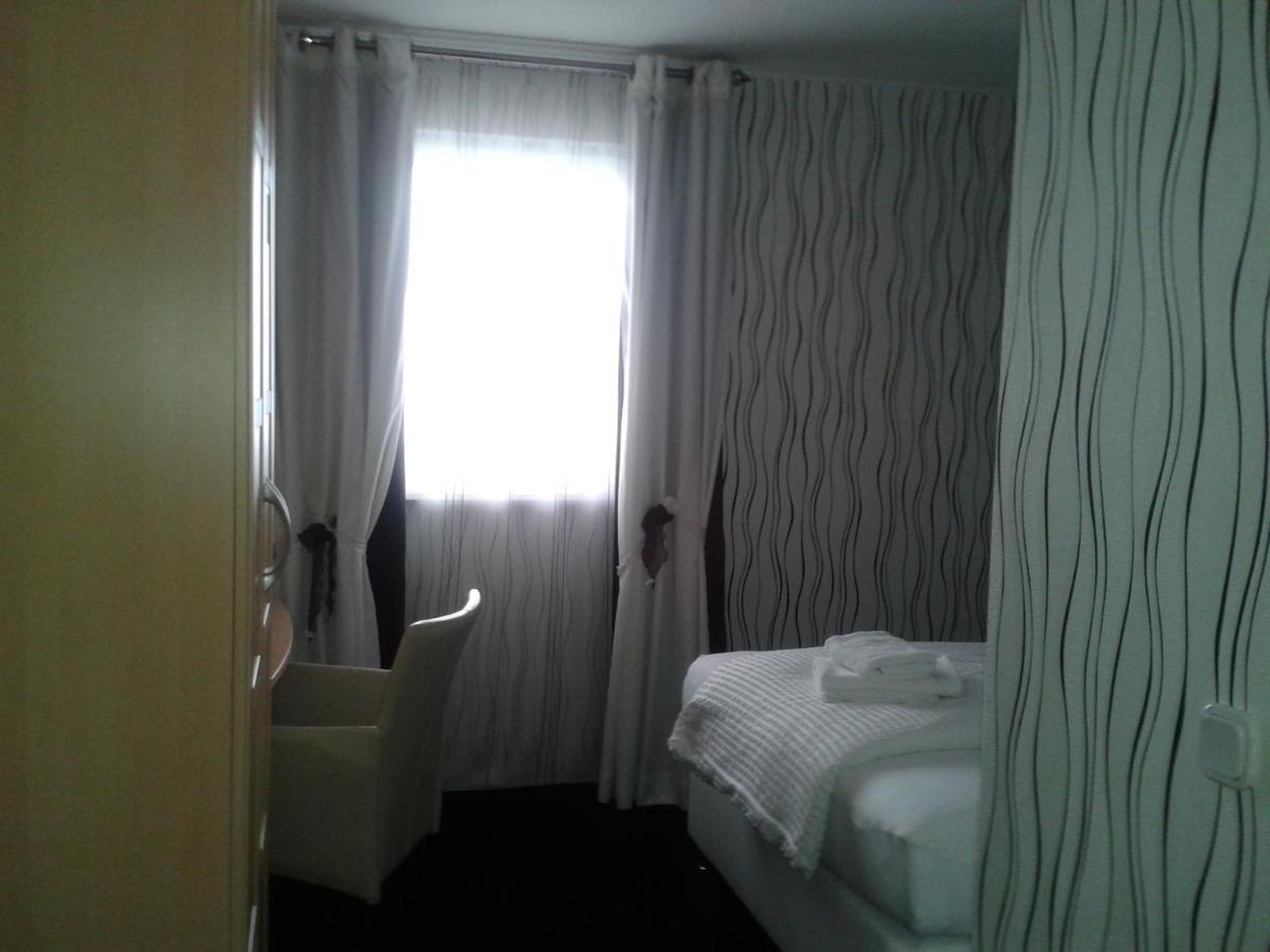 Hotel Ackermann Riedstadt Habitación foto